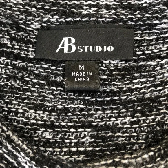 AB Studio Black/White cardigan, open front with button at neckline. Size Medium - Picture 2 of 4